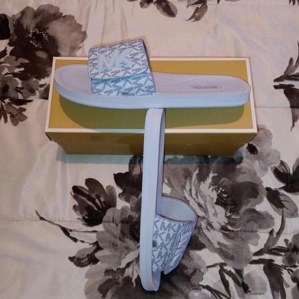 Michael Kors MK Slides Sandals - Picture 2 of 10